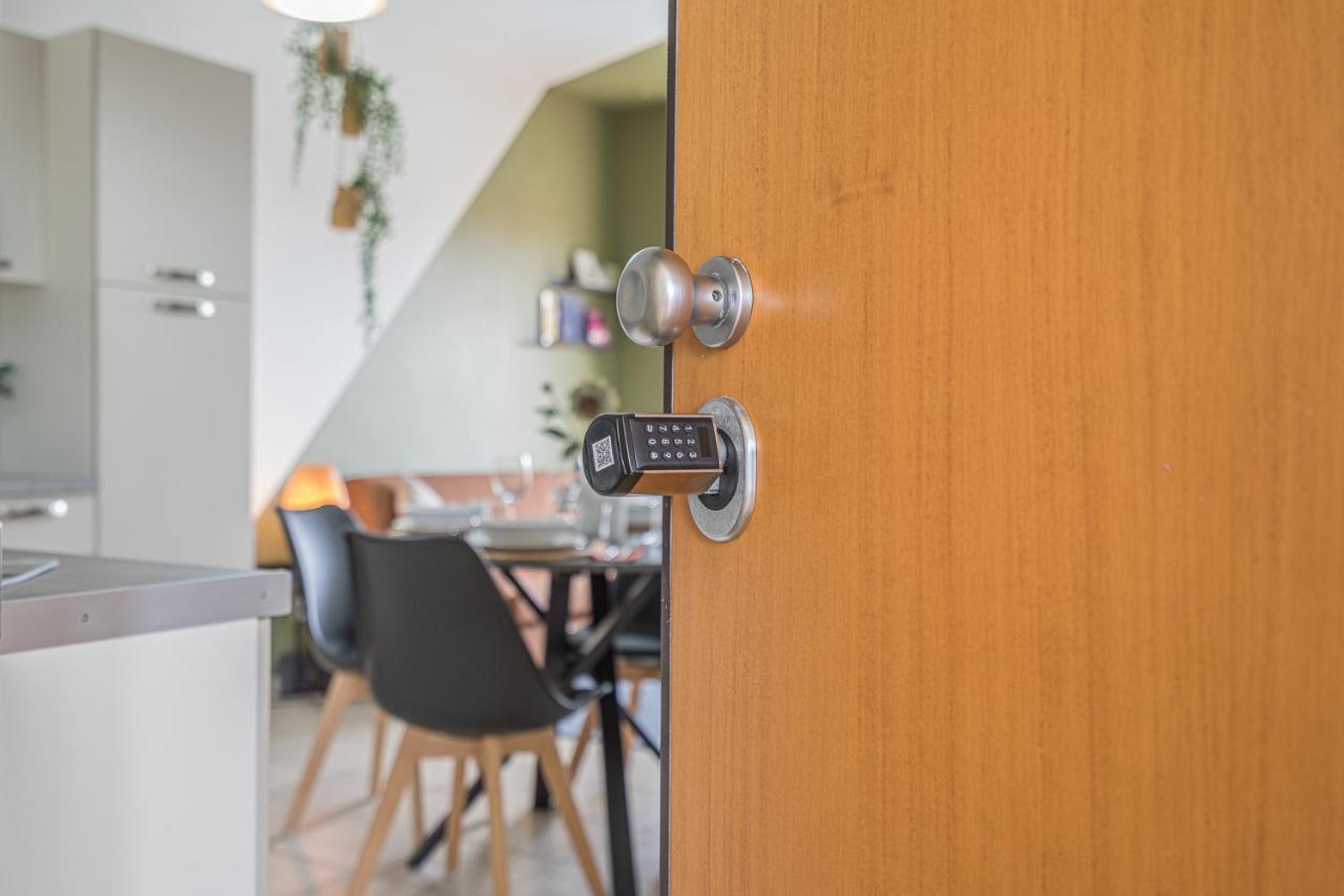 Hygge Family Apartment - One Step Away From The Lake!!! Sirmione Exterior foto