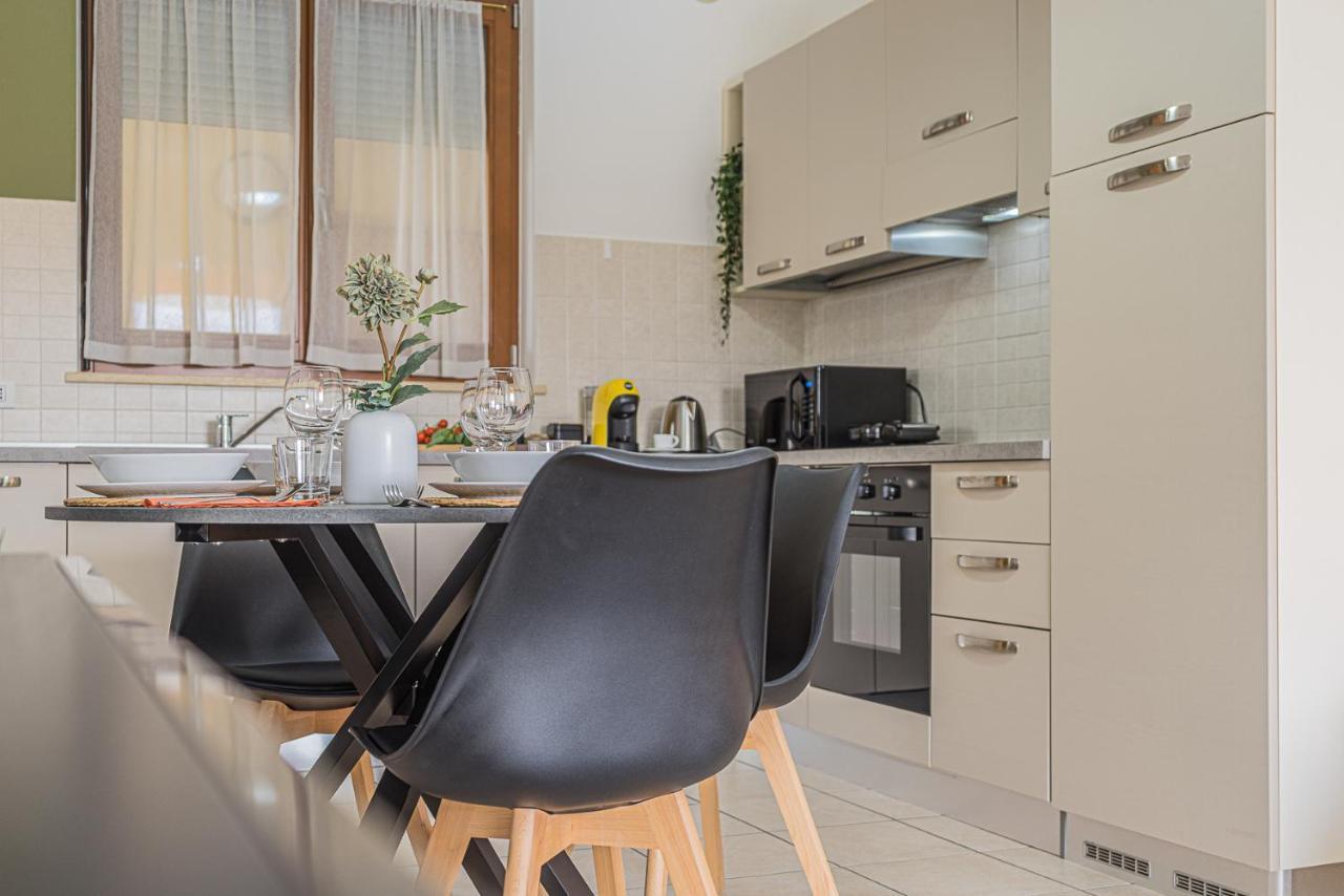 Hygge Family Apartment - One Step Away From The Lake!!! Sirmione Exterior foto